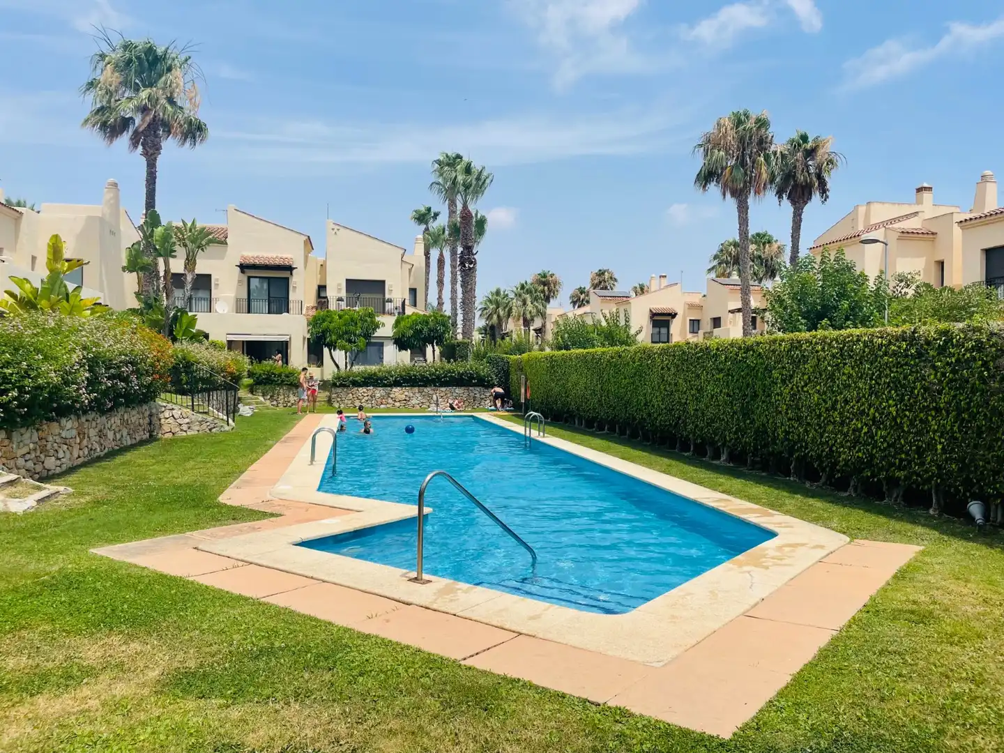 Schwimmbecken von Einfamilien-Reihenhaus zum Verkauf in San Javier mit Heizung, Privatgarten und Schwimmbad