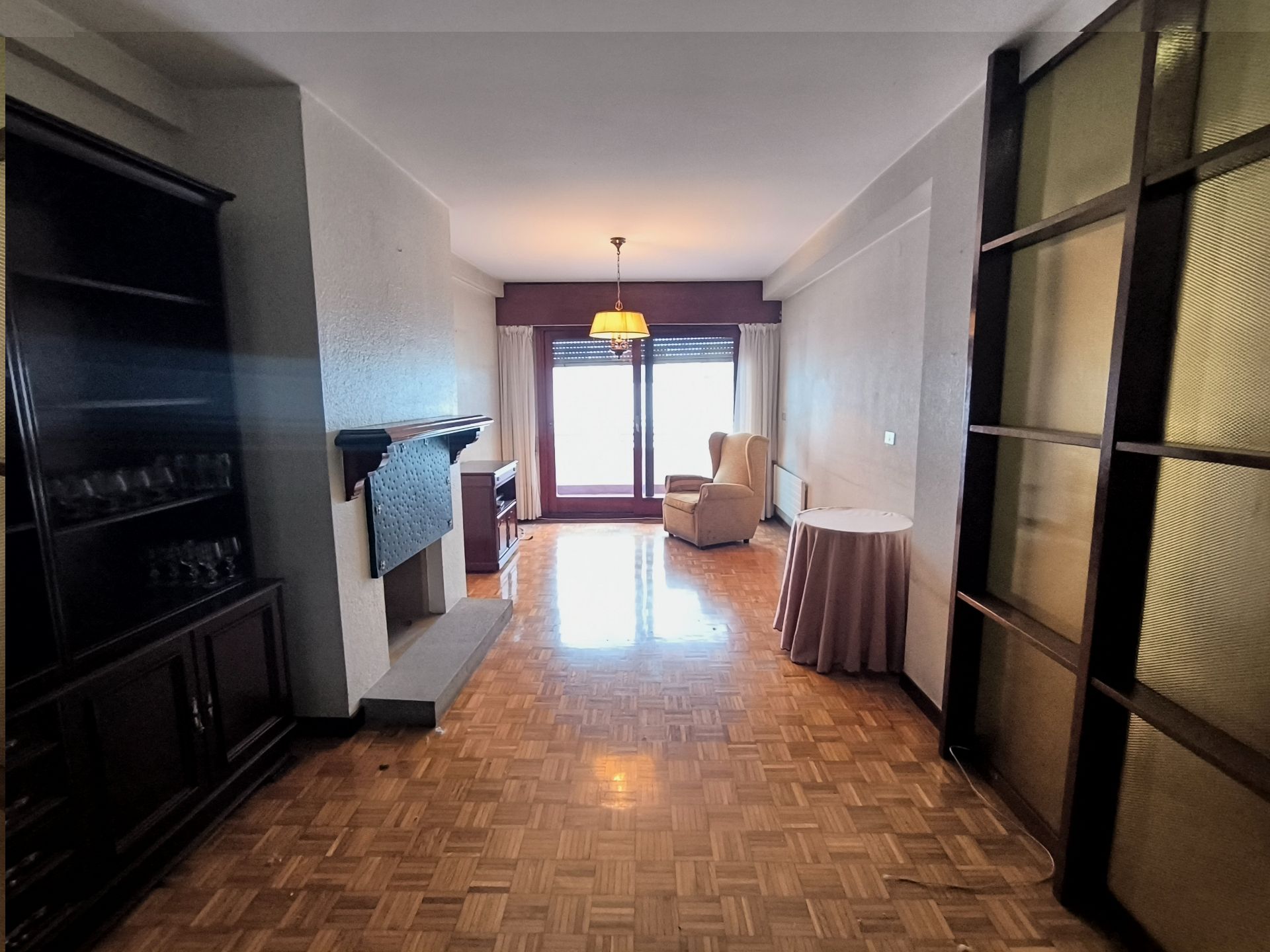 Sala de estar de Piso en venta en Pontevedra Capital  con Calefacción, Parquet y Balcón