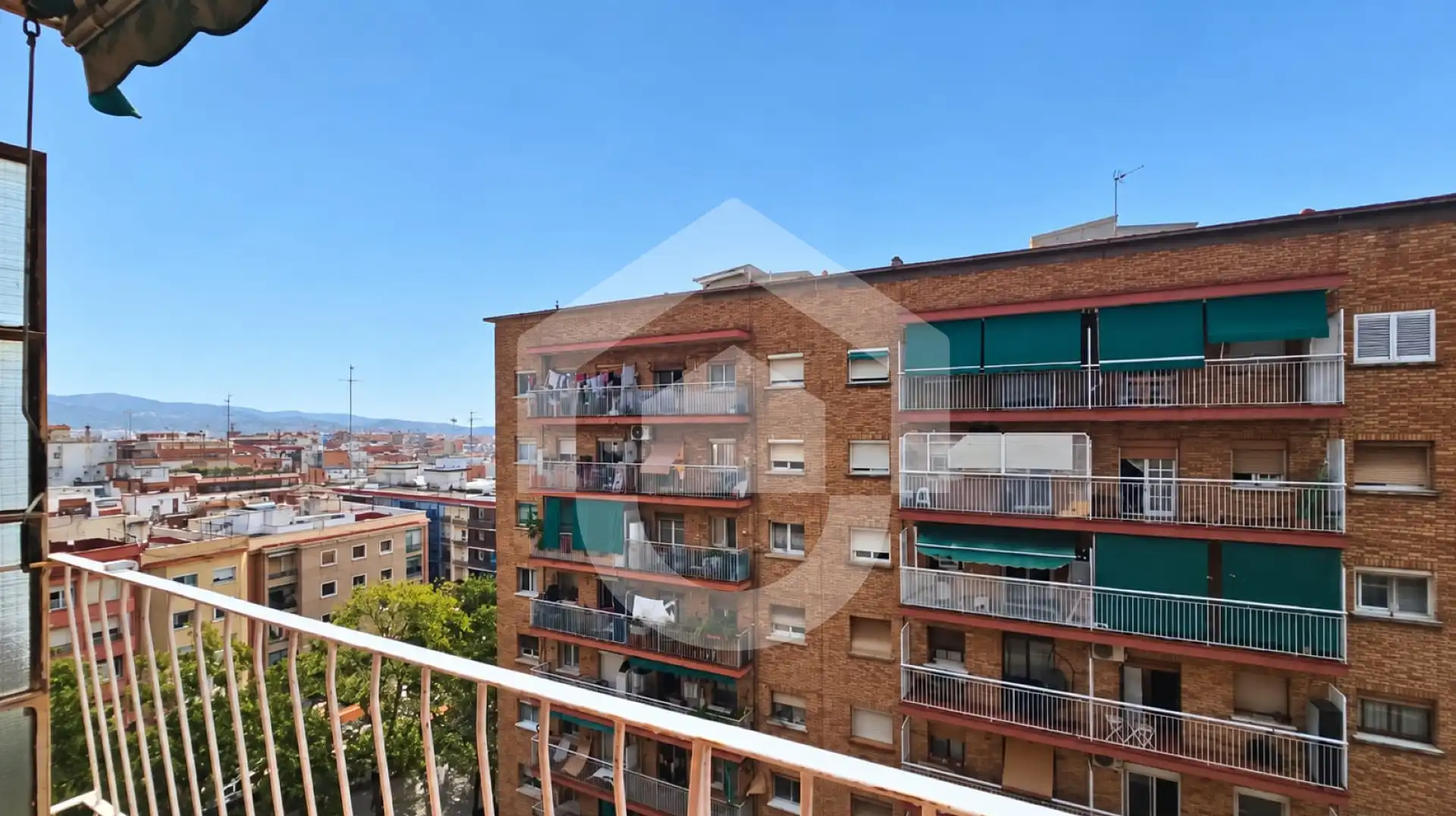 Flat with lift for sale in Nou Barris