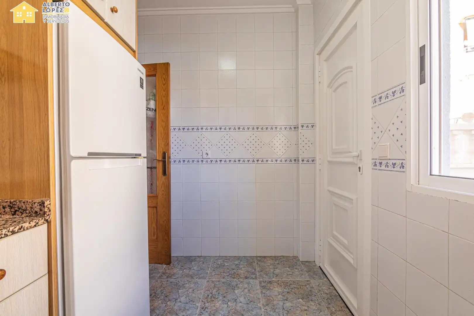 Bungalow with terrace for sale in Los Arenales del Sol, imagen 13