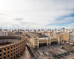 Exterior view of Attic for sale in  Valencia Capital  with Air Conditioner, Terrace and Balcony