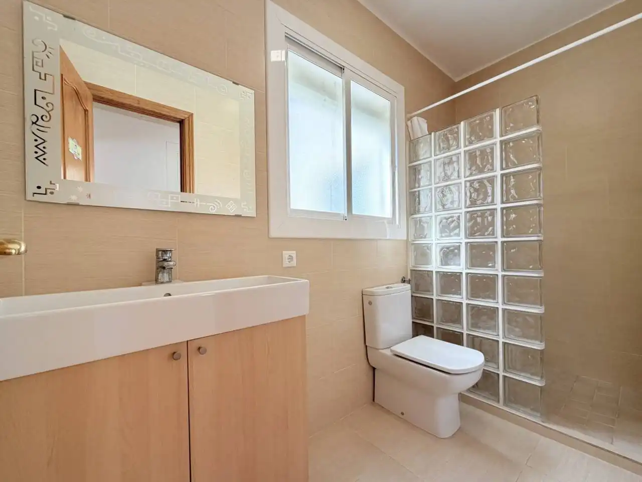 Baño de Piso en venta en Sant Sadurní d'Anoia con Aire acondicionado, Calefacción y Parquet