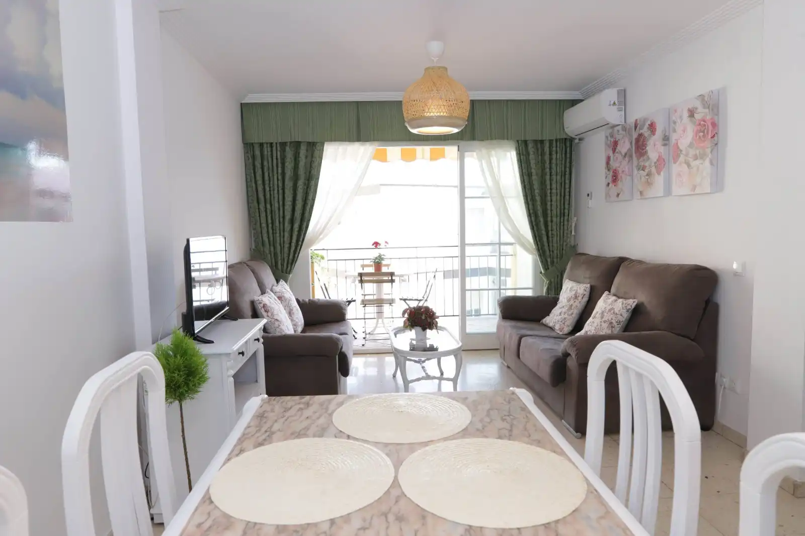 Sala de estar de Piso en venta en Rincón de la Victoria con Aire acondicionado, Terraza y Amueblado