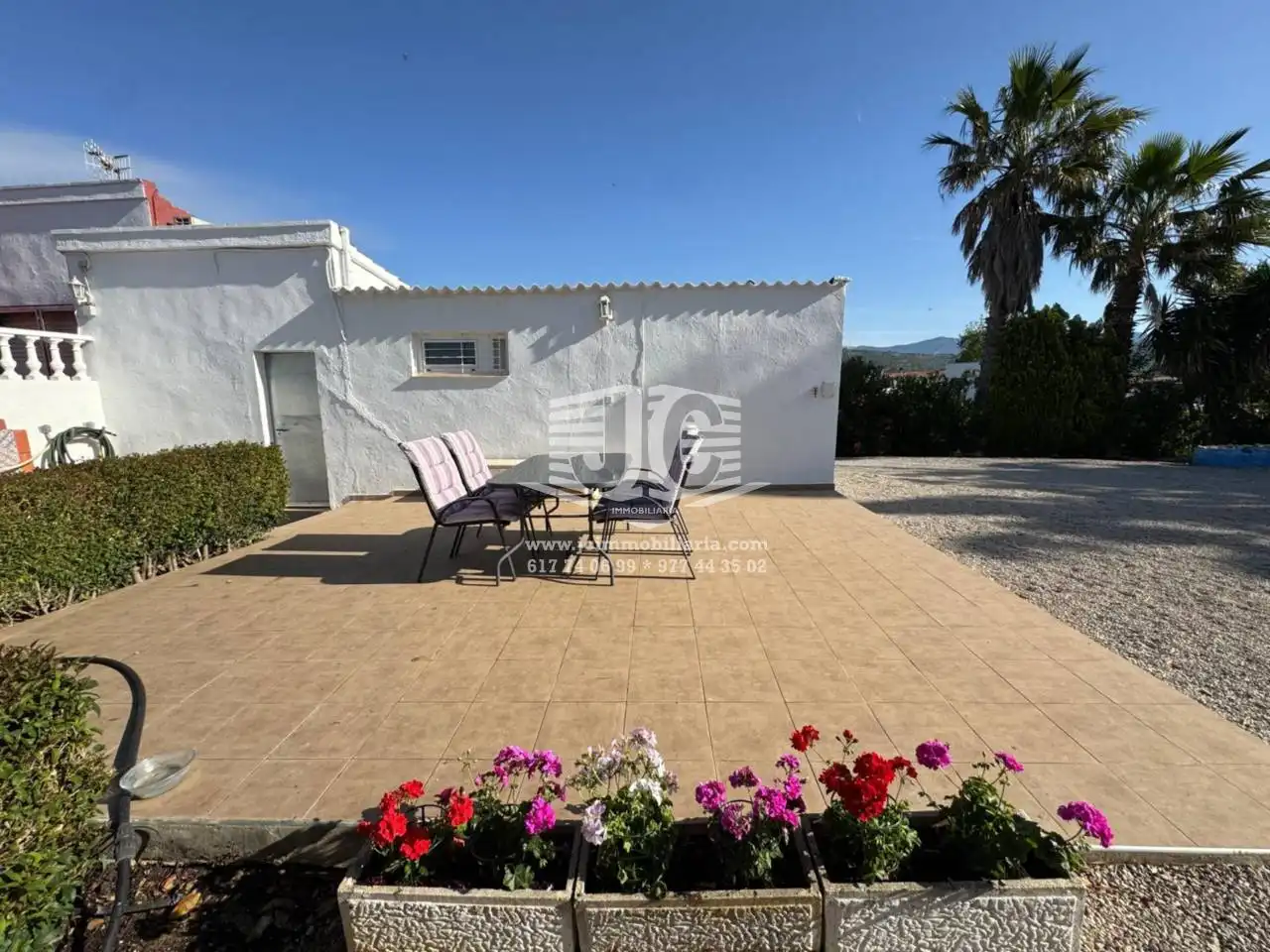 Vista exterior de Casa o xalet en venda en Tortosa amb Aire condicionat, Jardí privat i Parquet