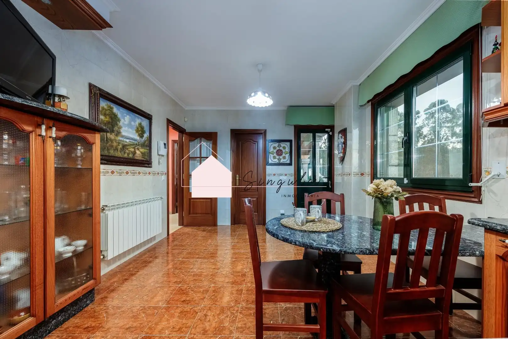 Esszimmer von Haus oder Chalet zum Verkauf in Tui mit Heizung, Abstellraum und Schwimmbad