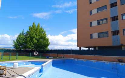 Swimming pool of Flat for sale in  Logroño  with Terrace and Swimming Pool