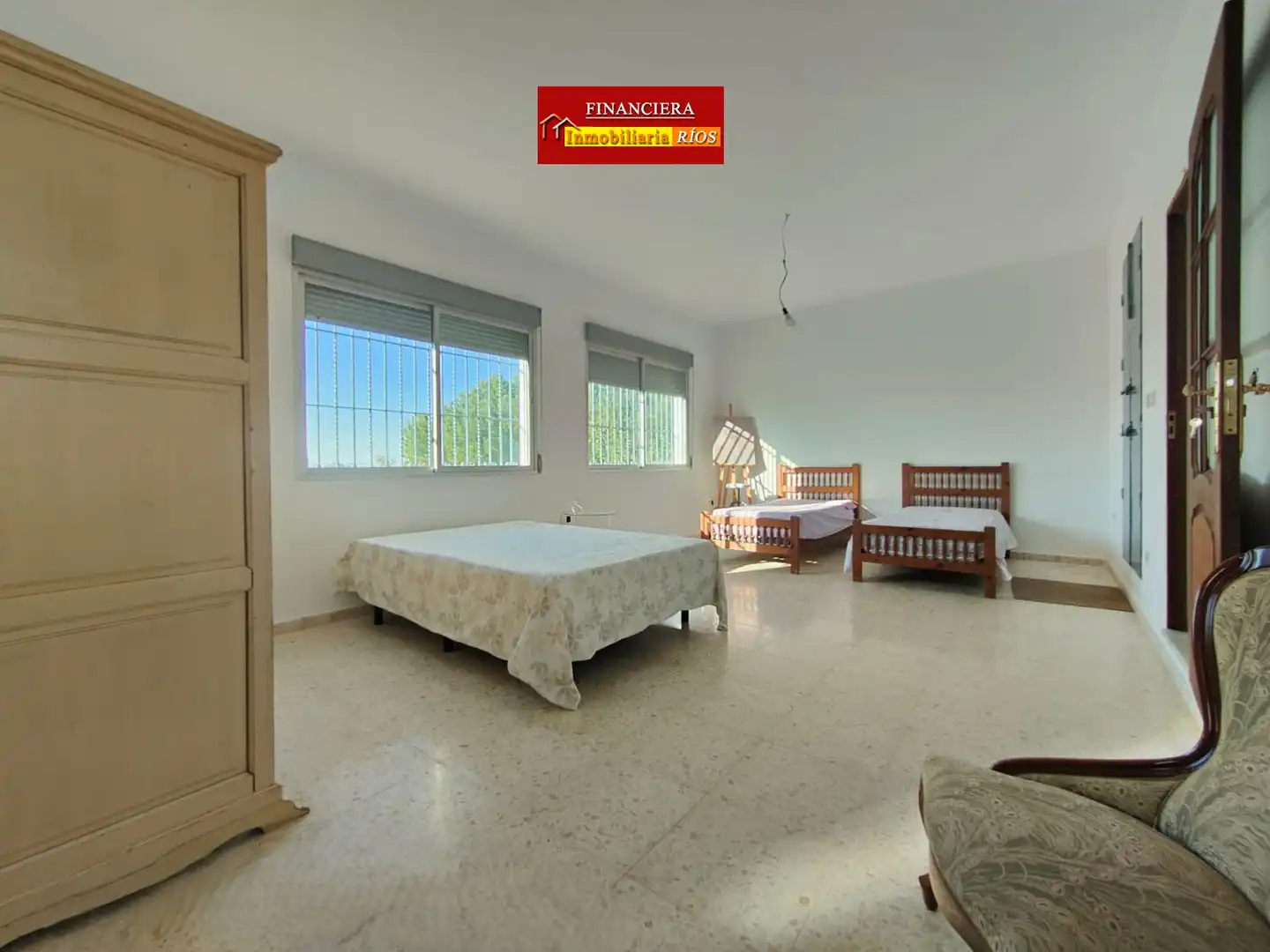 Chalet con piscina en venta en Carmona, imagen 11