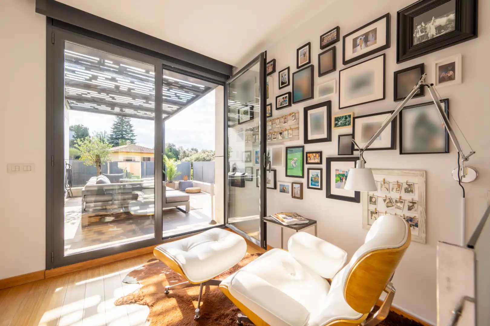 Sala de estar de Casa o chalet en venta en Sant Cugat del Vallès con Aire acondicionado, Calefacción y Jardín privado