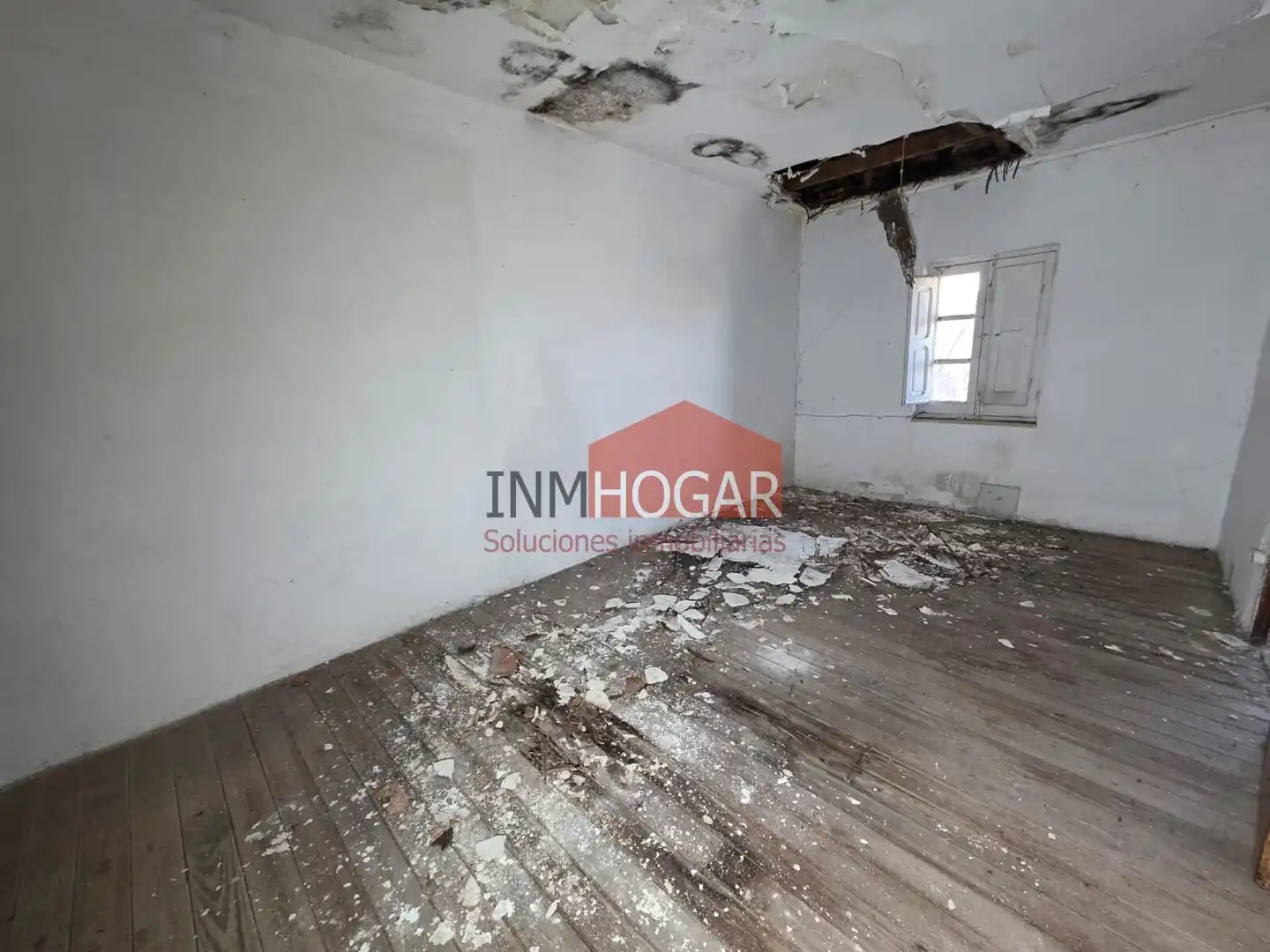 Sala d'estar de Casa o xalet en venda en Ávila amb Jardí privat, Terrassa i Balcó