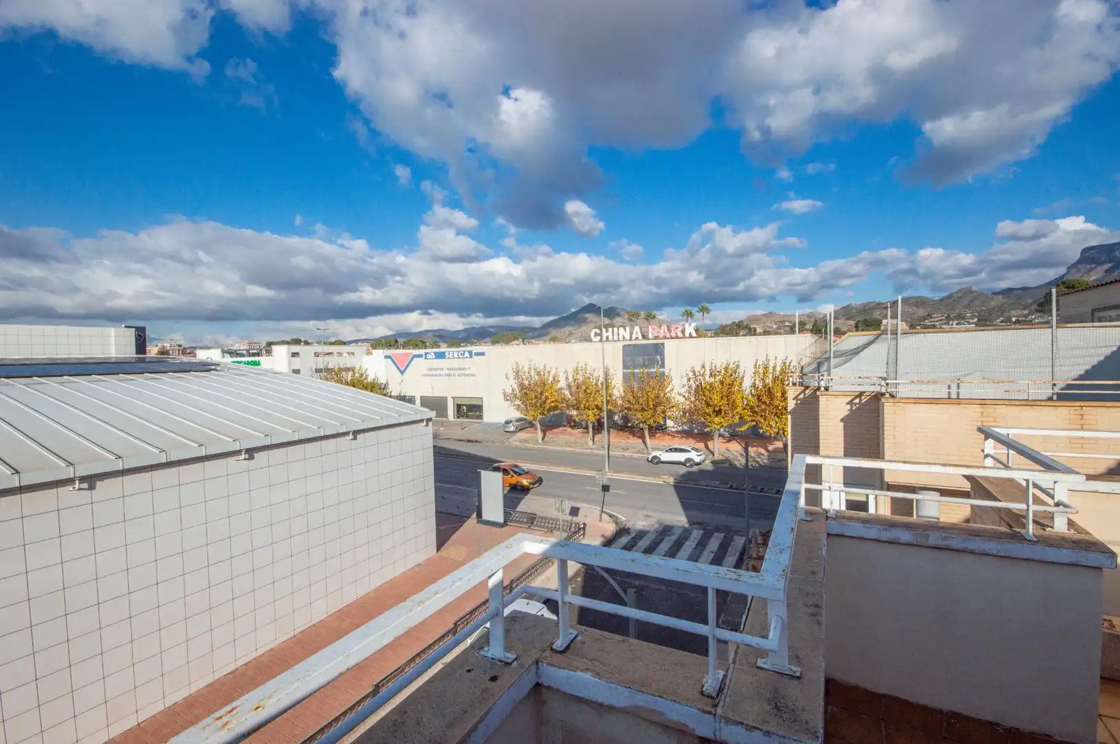 Vista exterior de Casa adosada en venta en Elda con Aire acondicionado, Terraza y Trastero