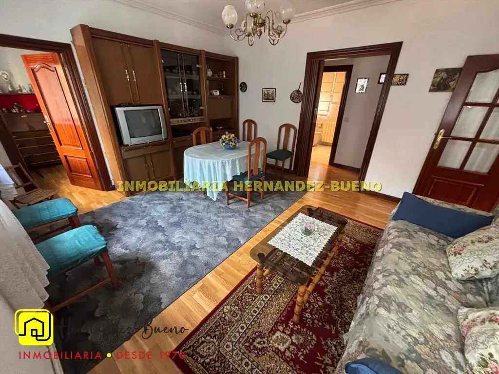 Sala de estar de Piso en venta en Salamanca con Calefacción, Trastero y Amueblado