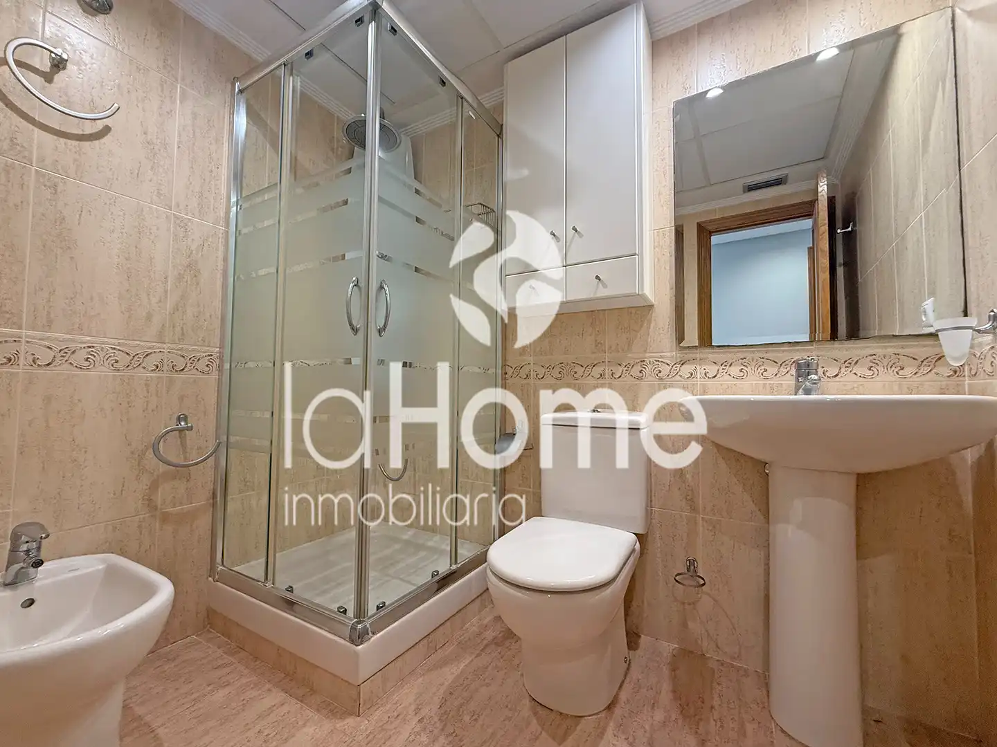 Baño de Piso de alquiler en Valencia con Aire acondicionado, Calefacción y Terraza