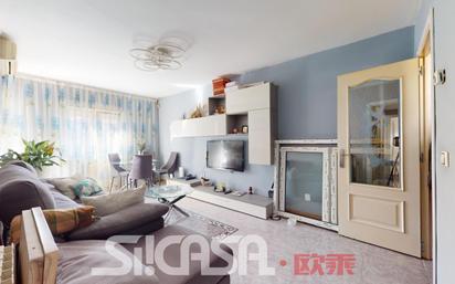 Living room of Flat for sale in Parla  with Air Conditioner and Terrace