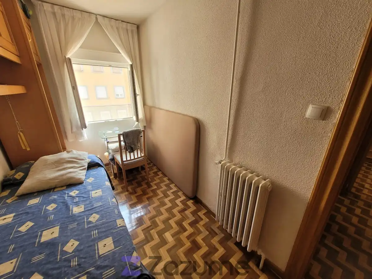 Bedroom of Flat for rent in Segovia  with Heating, Parquet flooring and Furnished