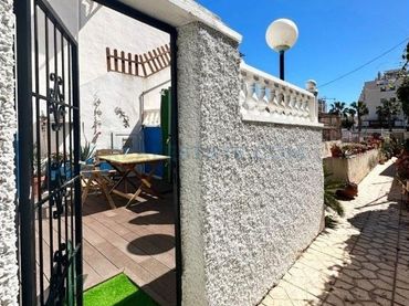 Bungalow avec piscine à vendre à Orihuela Costa