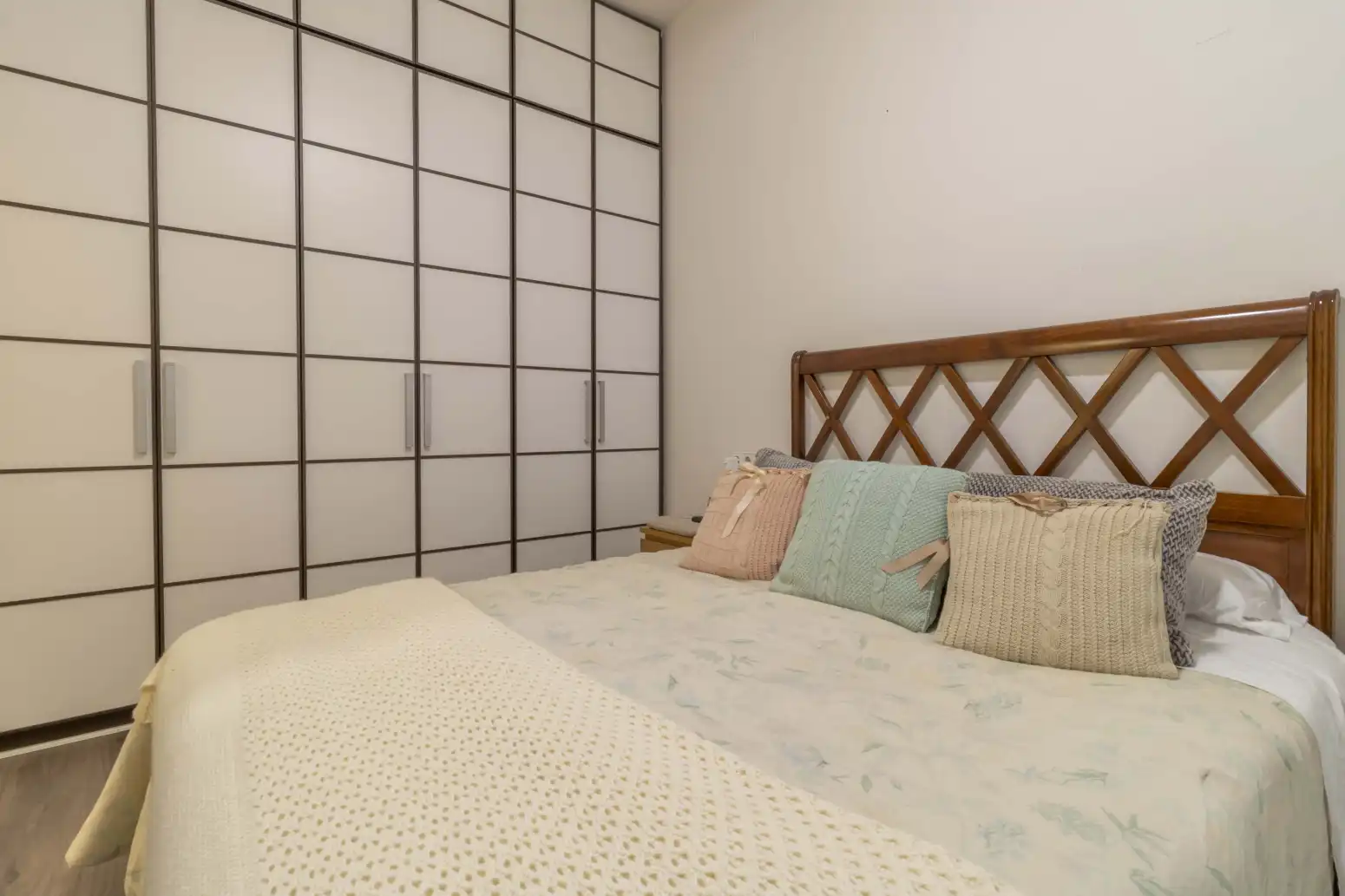 Bedroom of Flat for sale in Sevilla  with Air Conditioner, Heating and Balcony