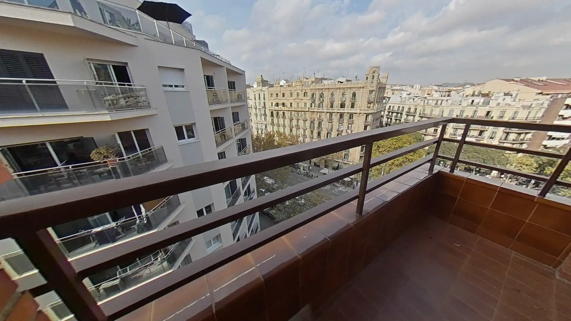 Vista exterior de Piso en venta en Barcelona con Calefacción