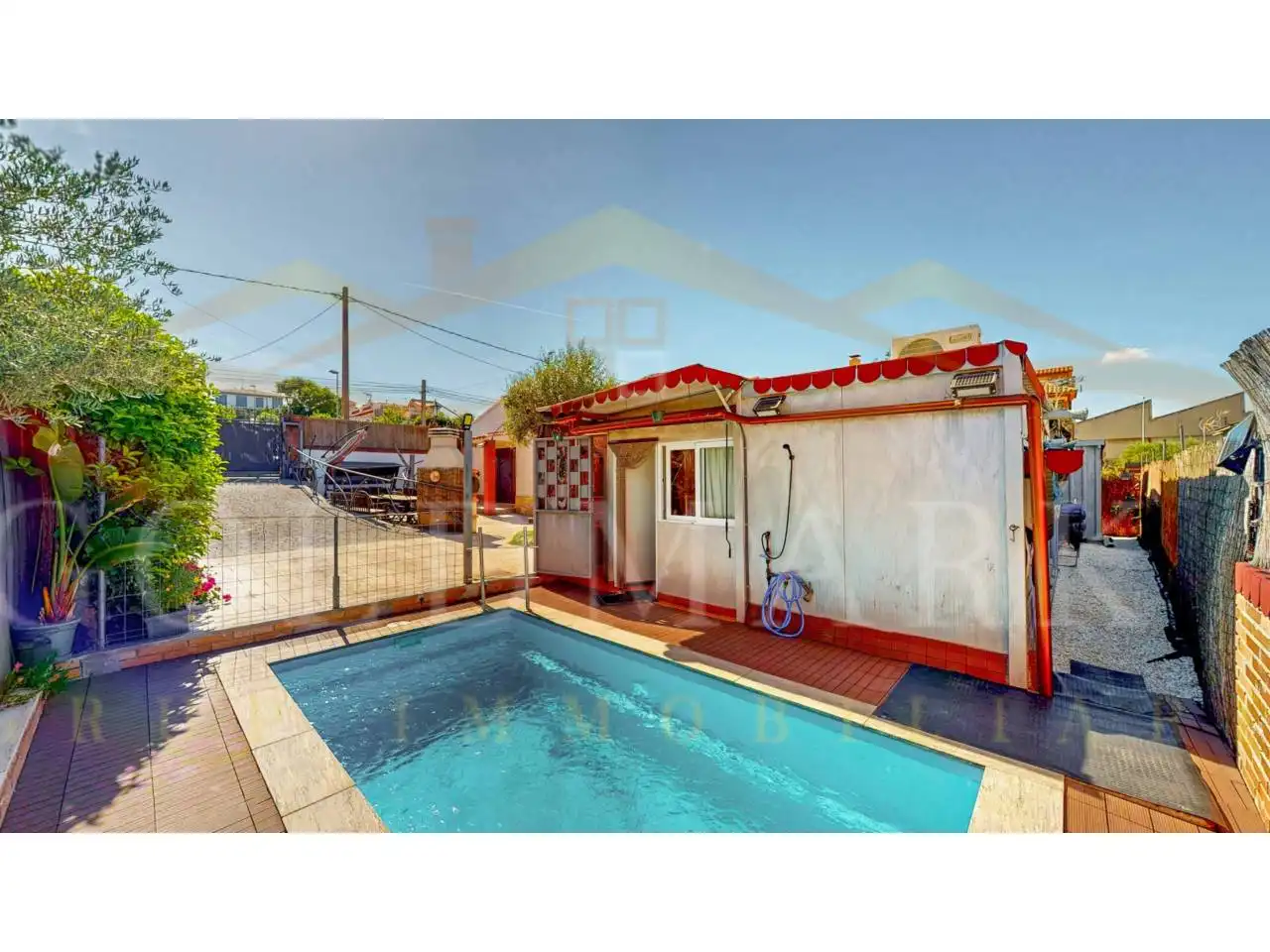 Swimming pool of Houses for sale in Rubí  with Air Conditioner, Heating and Private garden