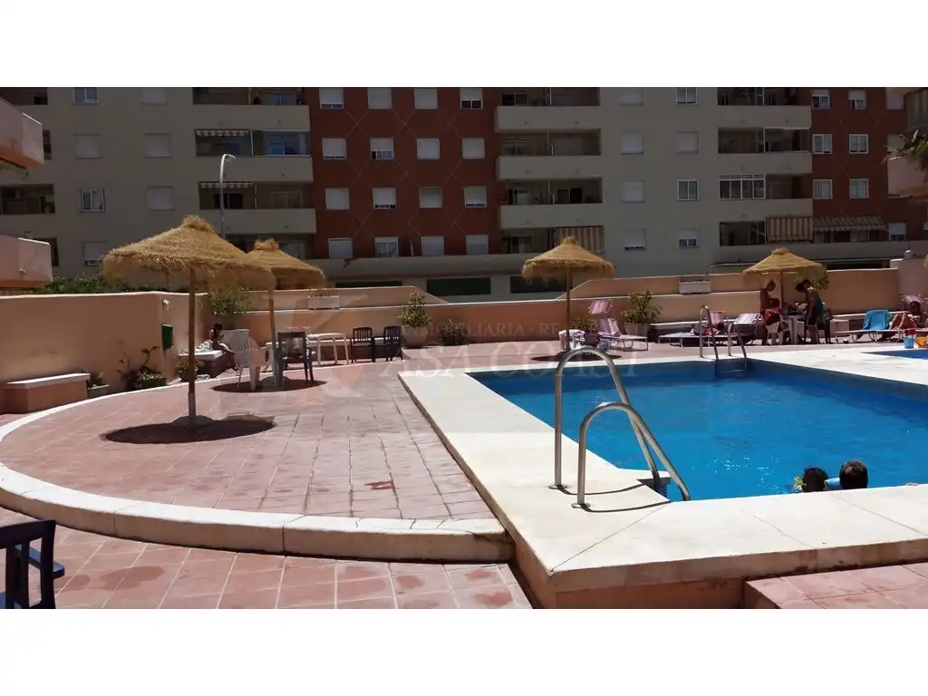 Piscina de Ático en venta en Fuengirola con Aire acondicionado, Jardín privado y Terraza