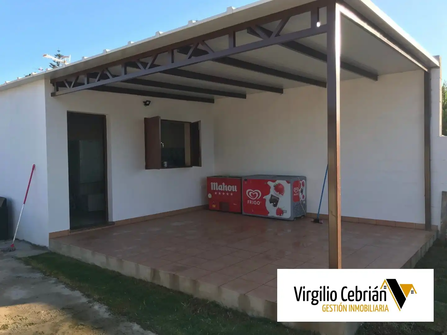 Country homes for sale in Chipiona  with Private garden
