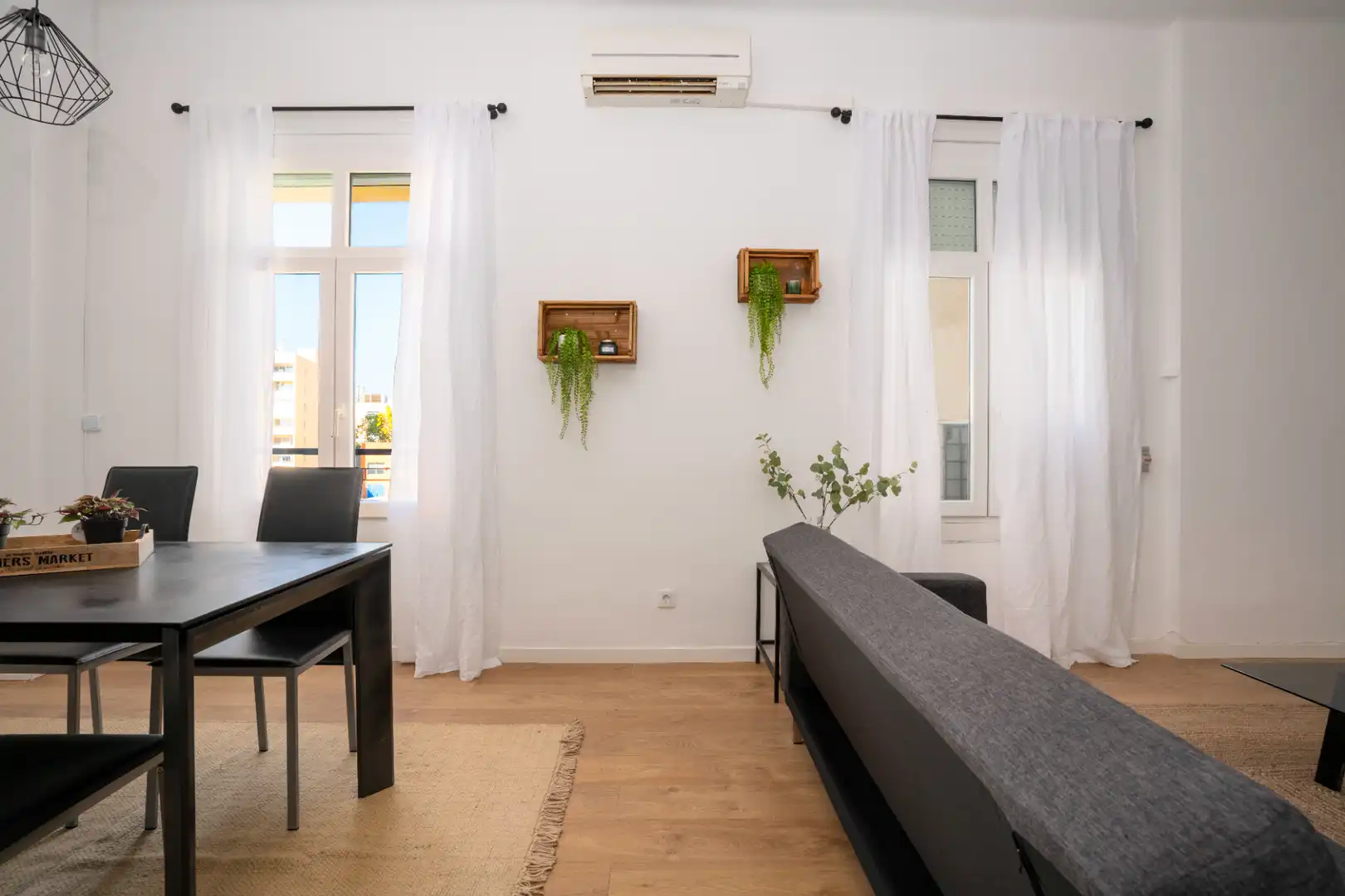 Apartamento con ascensor en alquiler en Passeig de Joan de Borbó, imagen 3