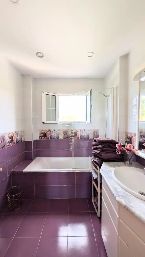 Bany de Casa o xalet en venda en Elche / Elx amb Aire condicionat, Calefacció i Jardí privat