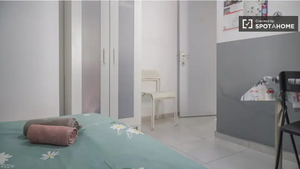 Habitación de Piso de alquiler en Madrid con Aire acondicionado, Calefacción y Amueblado