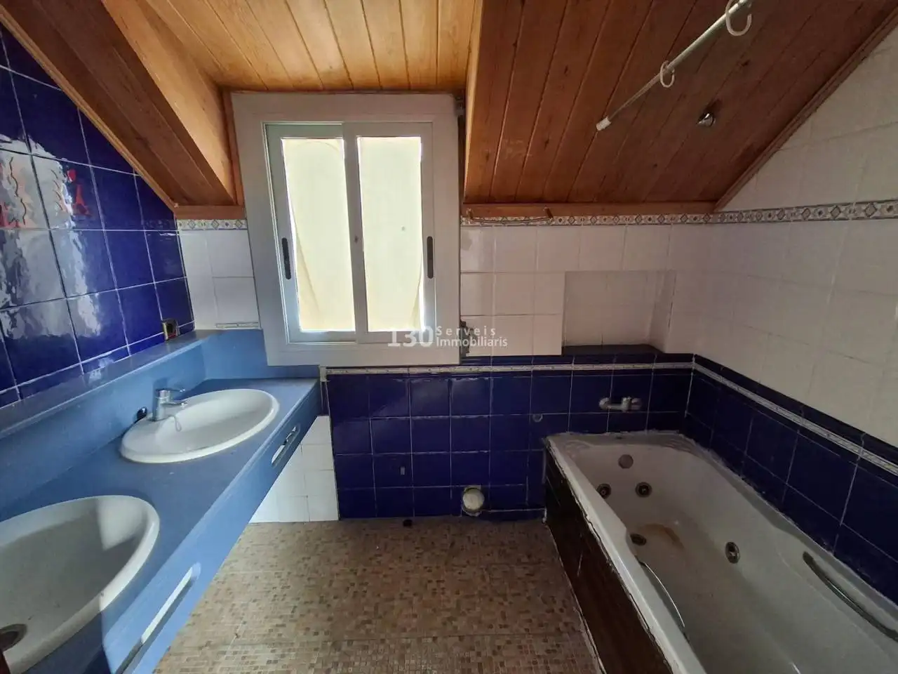 Bany de Casa o xalet en venda en Cabra del Camp amb Jardí privat, Parquet i Terrassa
