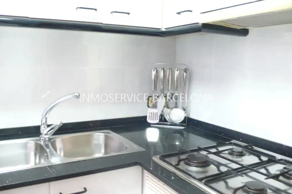 Cocina de Casa adosada en venta en Barcelona con Aire acondicionado, Calefacción y Terraza
