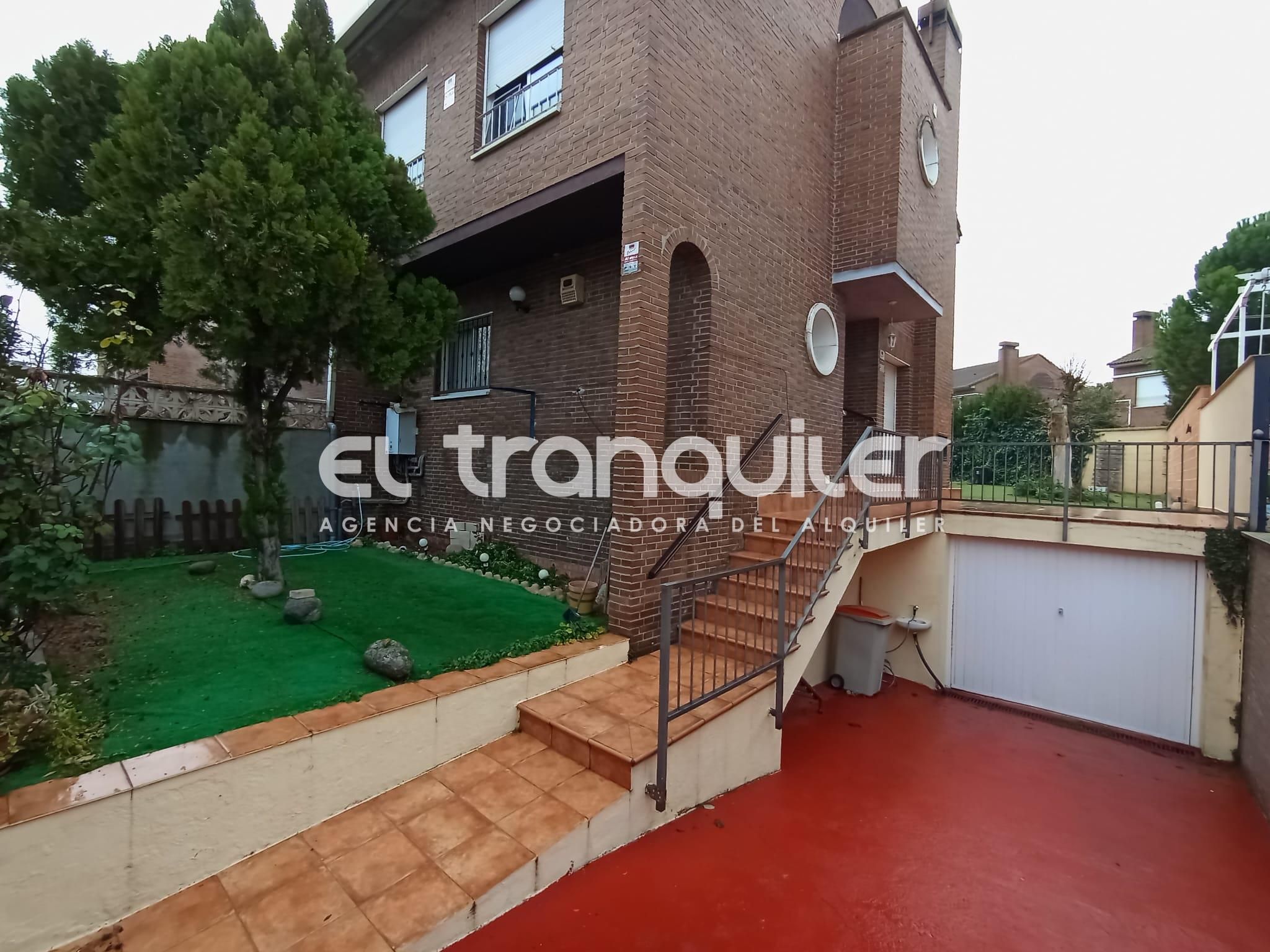 Vista exterior de Casa o xalet de lloguer en Arganda del Rey amb Aire condicionat, Jardí privat i Parquet