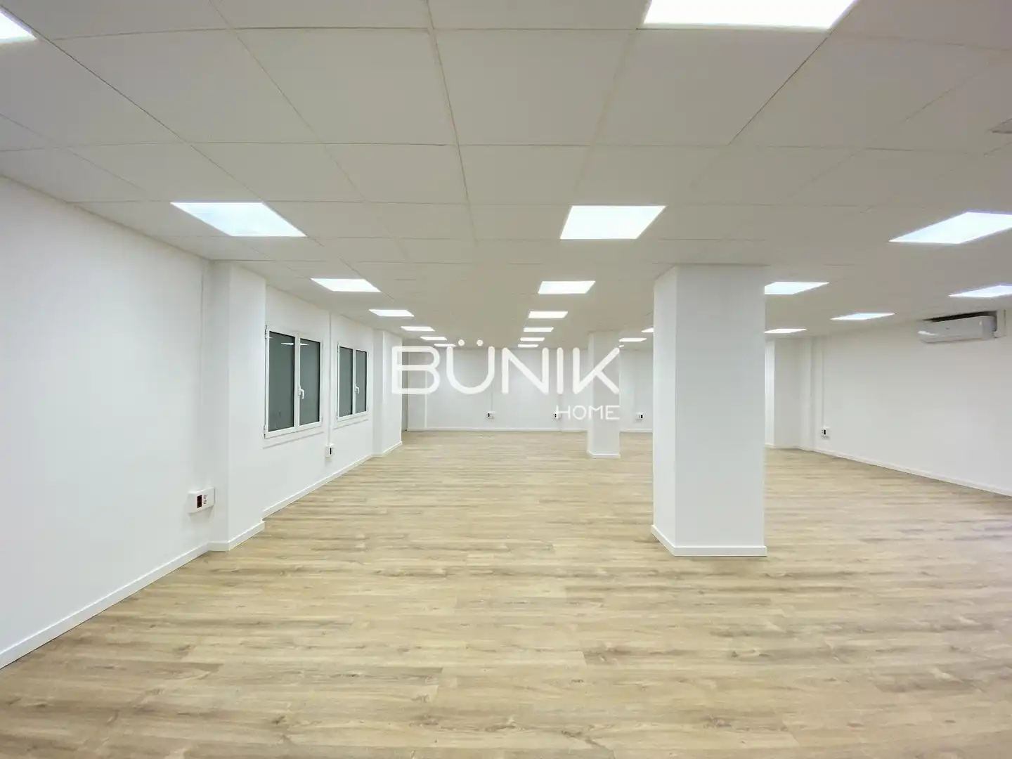 Office for rent in Barcelona  with Air Conditioner
