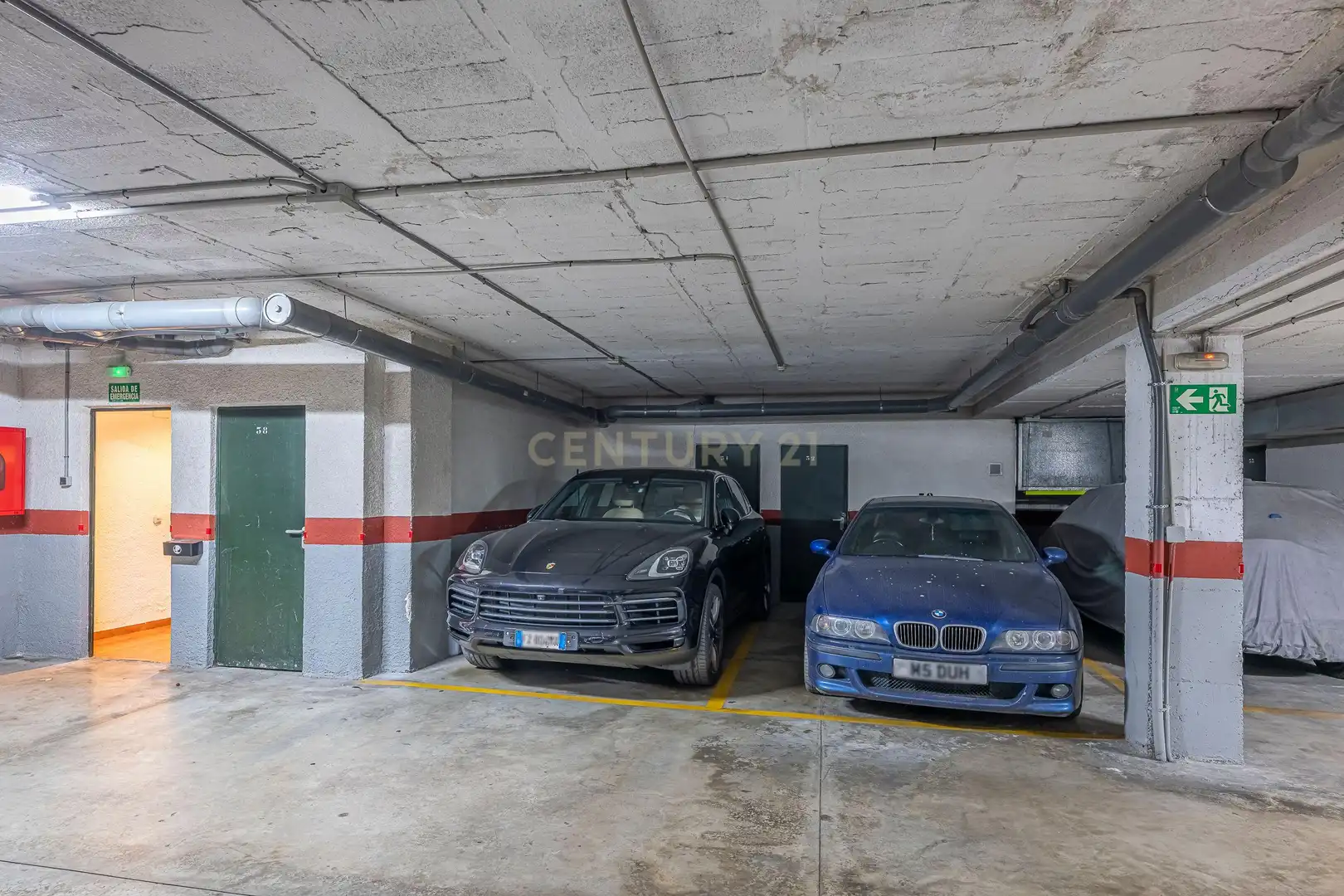Parking de Apartamento en venta en Marbella con Aire acondicionado, Trastero y Lavadora