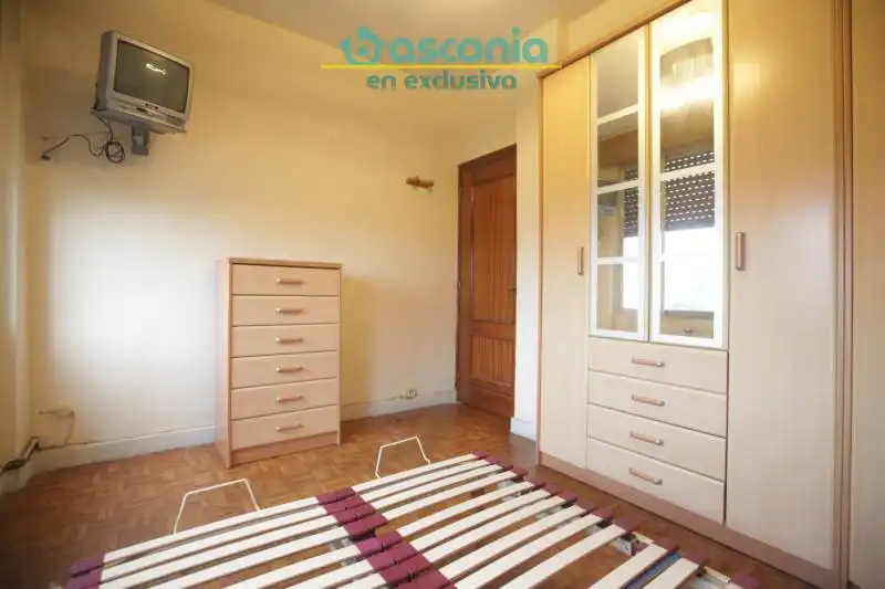 Habitación de Piso en venta en Galdakao con Calefacción y Amueblado