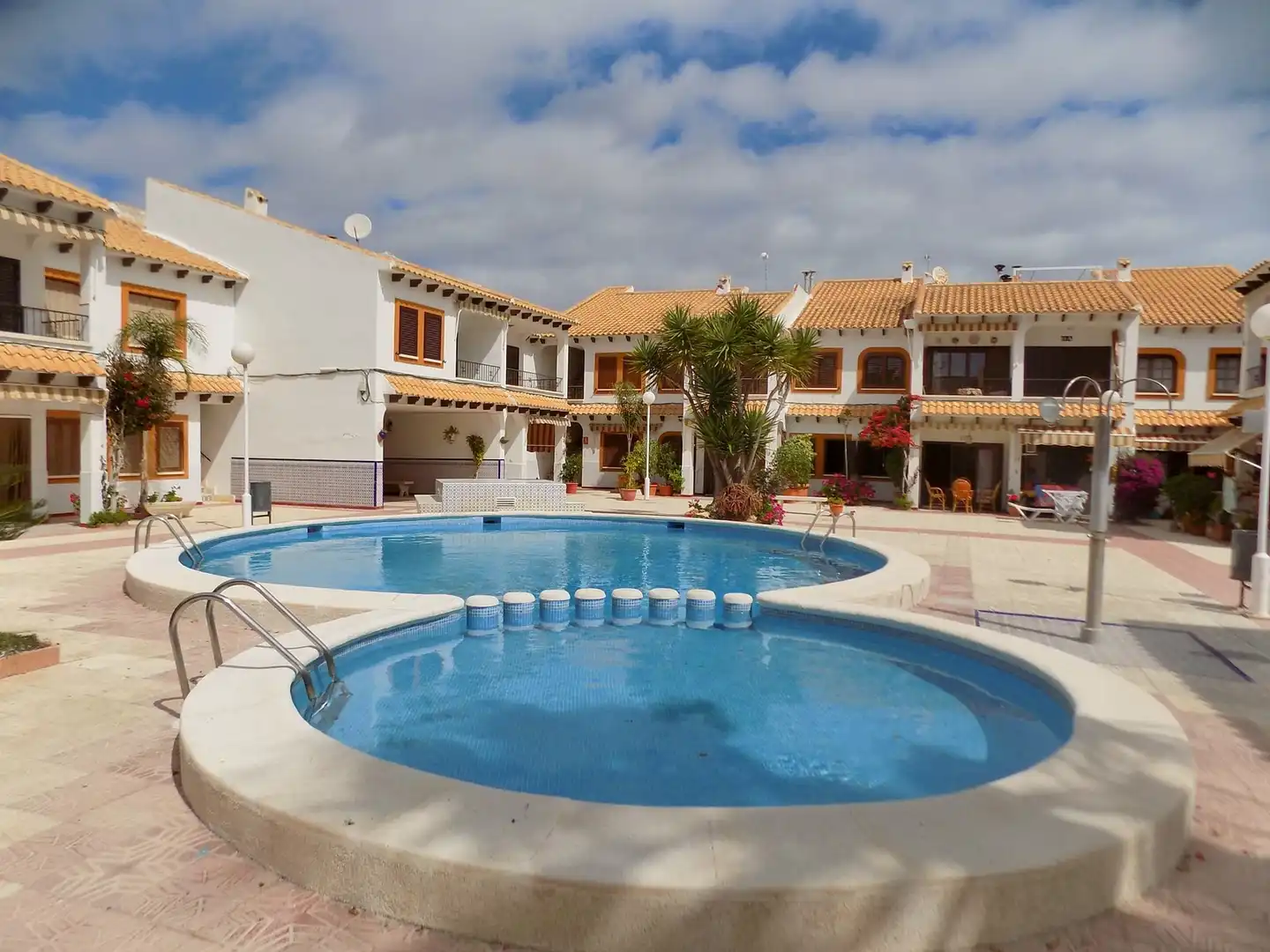 Vista exterior de Ático en venta en San Pedro del Pinatar con Aire acondicionado, Calefacción y Terraza
