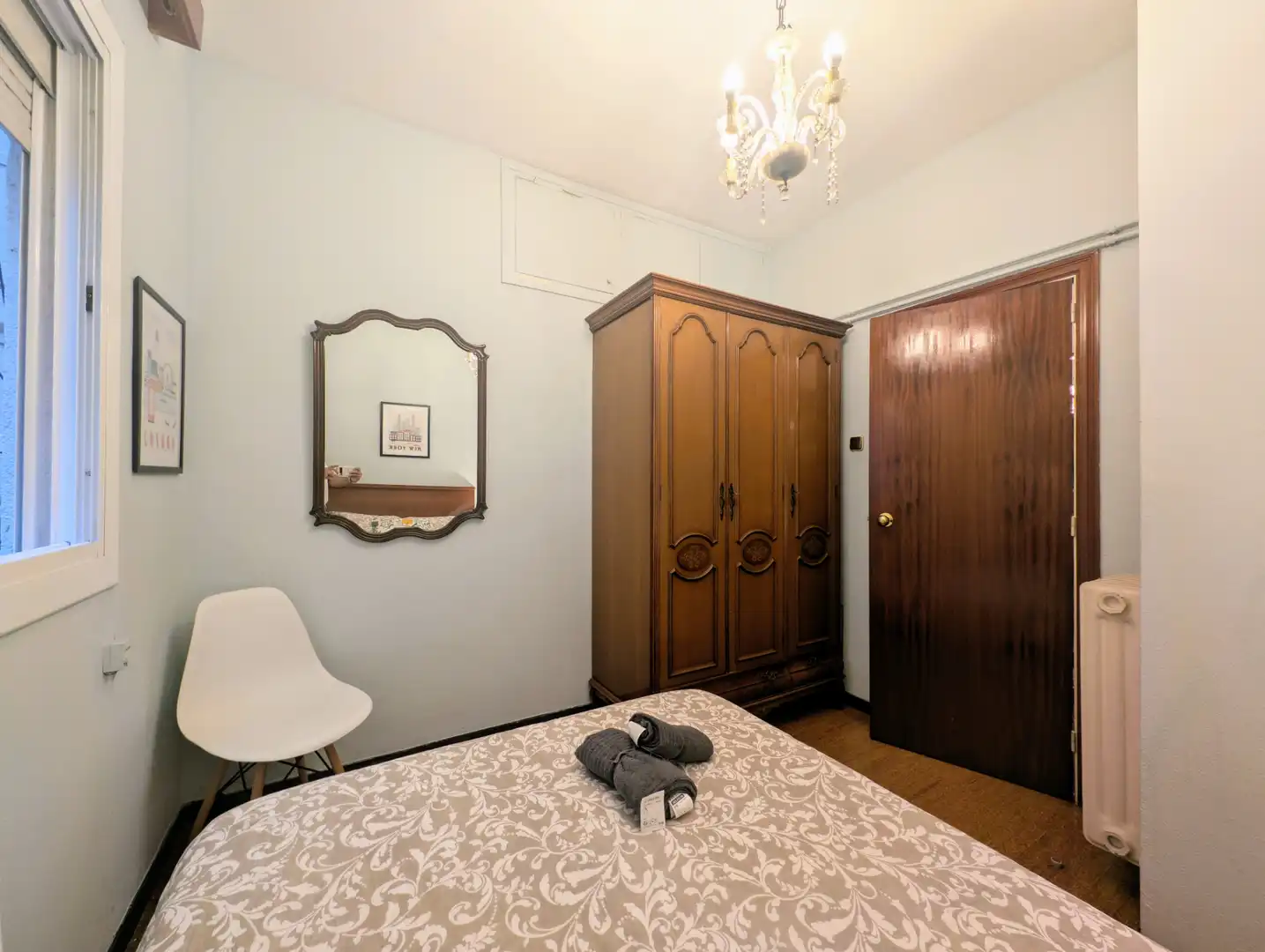 Bedroom of Flat for sale in Barcelona  with Air Conditioner, Heating and Oven