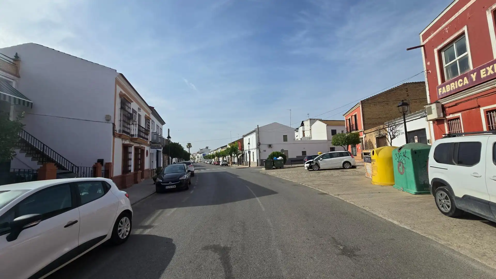 Außenansicht von Gebäude zum Verkauf in Pilas