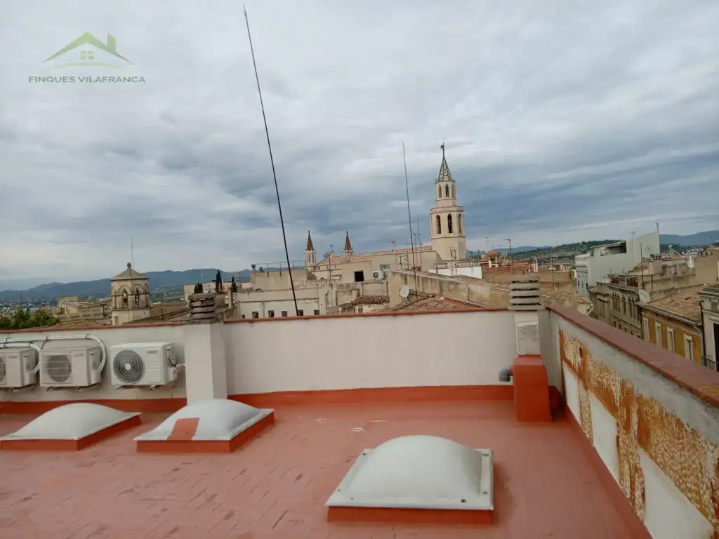Vista exterior de Oficina en venta en Vilafranca del Penedès con Terraza