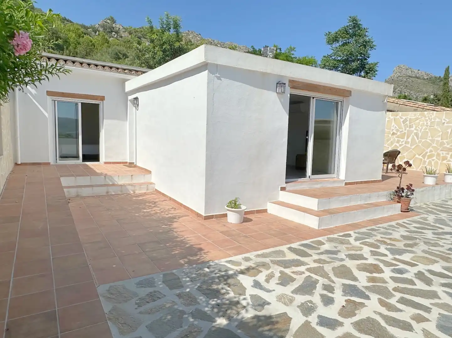 Vista exterior de Finca rústica en venda en El Ràfol d'Almúnia amb Aire condicionat, Calefacció i Terrassa