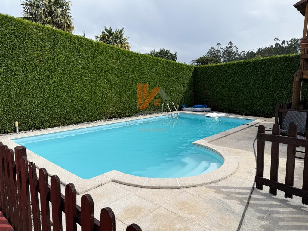 Swimming pool of House or chalet for sale in Santiago de Compostela 