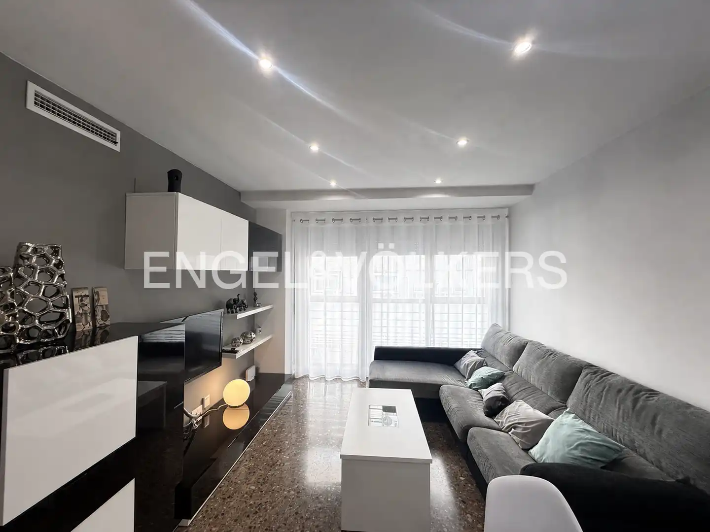 Living room of Flat for rent in Paiporta  with Air Conditioner and Heating