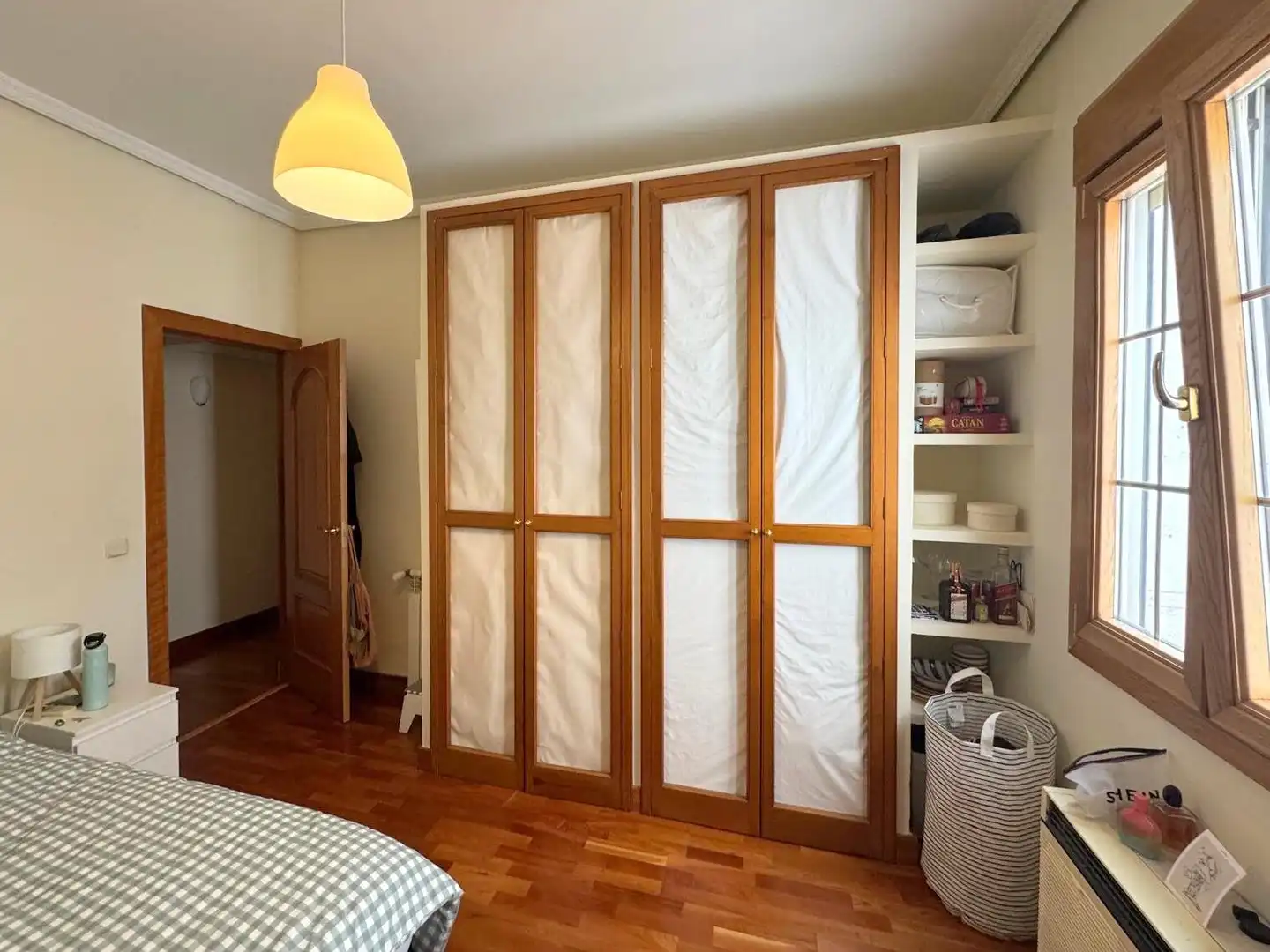 Bedroom of Flat for sale in Madrid  with Heating, Parquet flooring and Furnished
