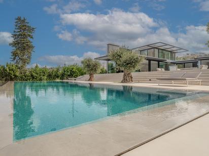 Piscina de Casa o xalet en venda en Santa Eulària des Riu amb Aire condicionat, Calefacció i Jardí privat