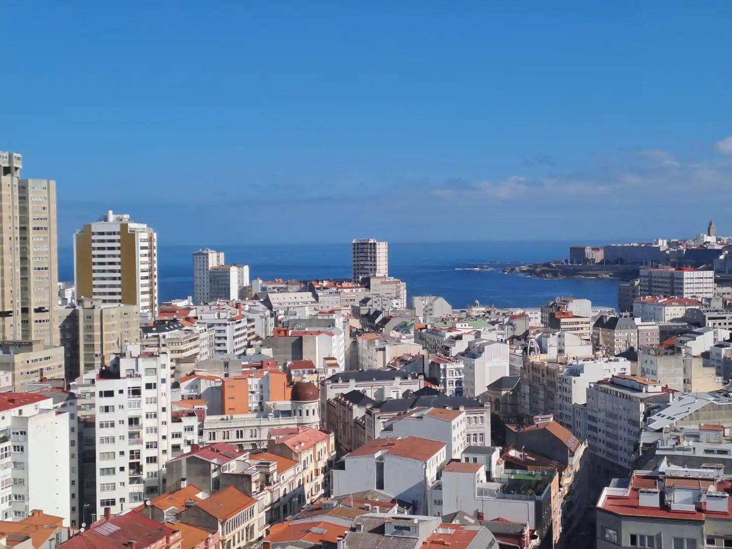 Vista exterior de Piso de alquiler en A Coruña Capital  con Calefacción, Terraza y Amueblado