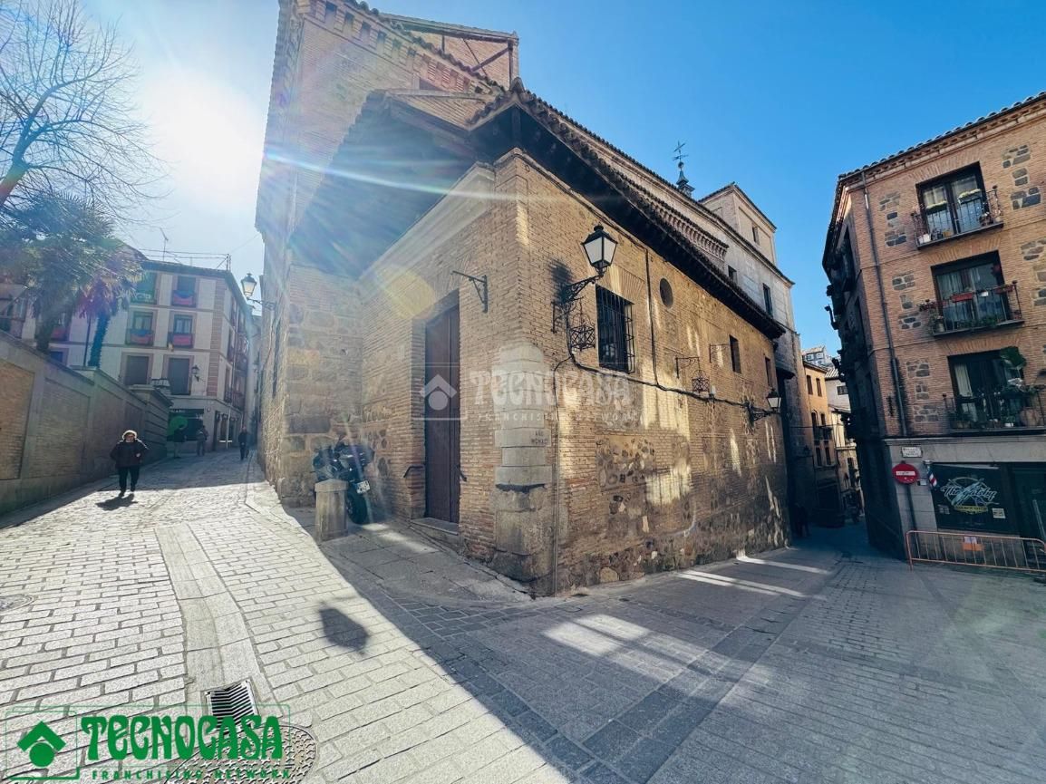 Exterior view of Flat to rent in  Toledo Capital  with Air Conditioner and Heating