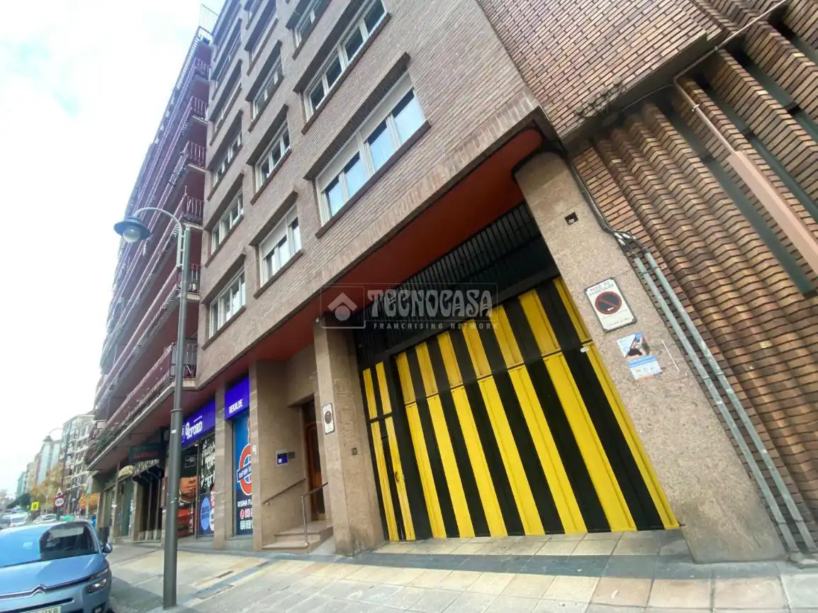 Vista exterior de Piso en venta en Bilbao 