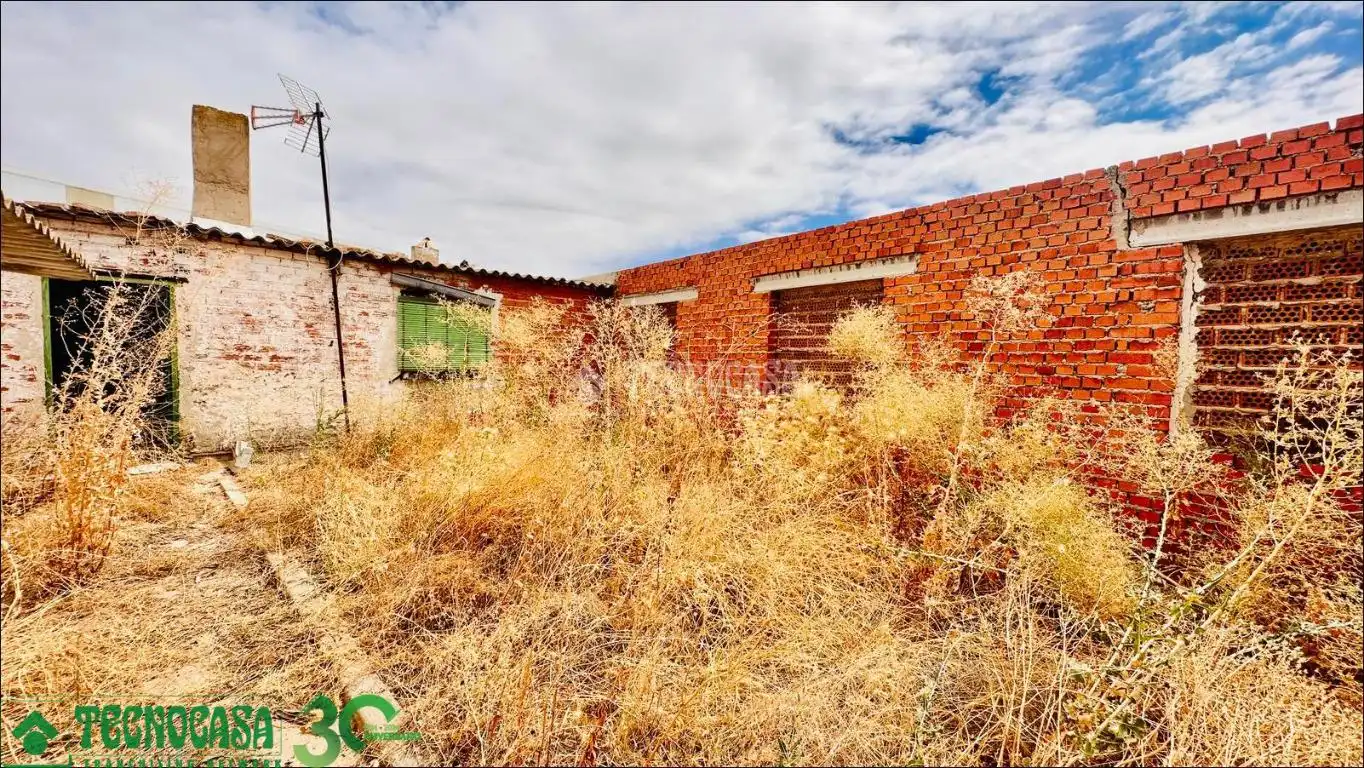 Industrial land for sale in Quero