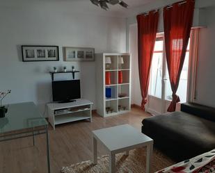 Living room of Flat to rent in  Zaragoza Capital  with Heating, Furnished and Oven