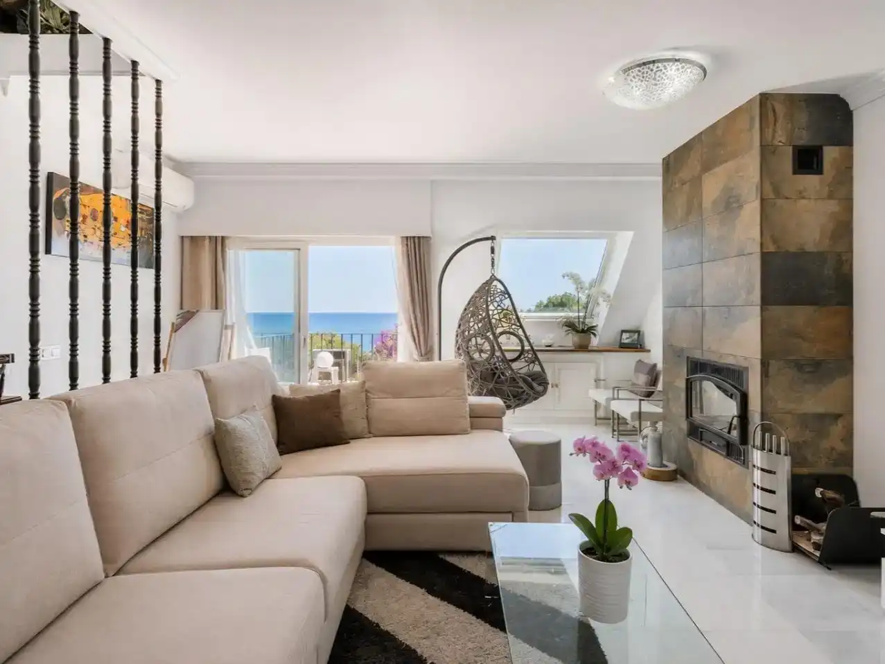 Sala de estar de Casa adosada en venta en Estepona con Aire acondicionado
