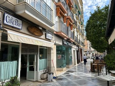 Locale commerciale in vendita a Centro