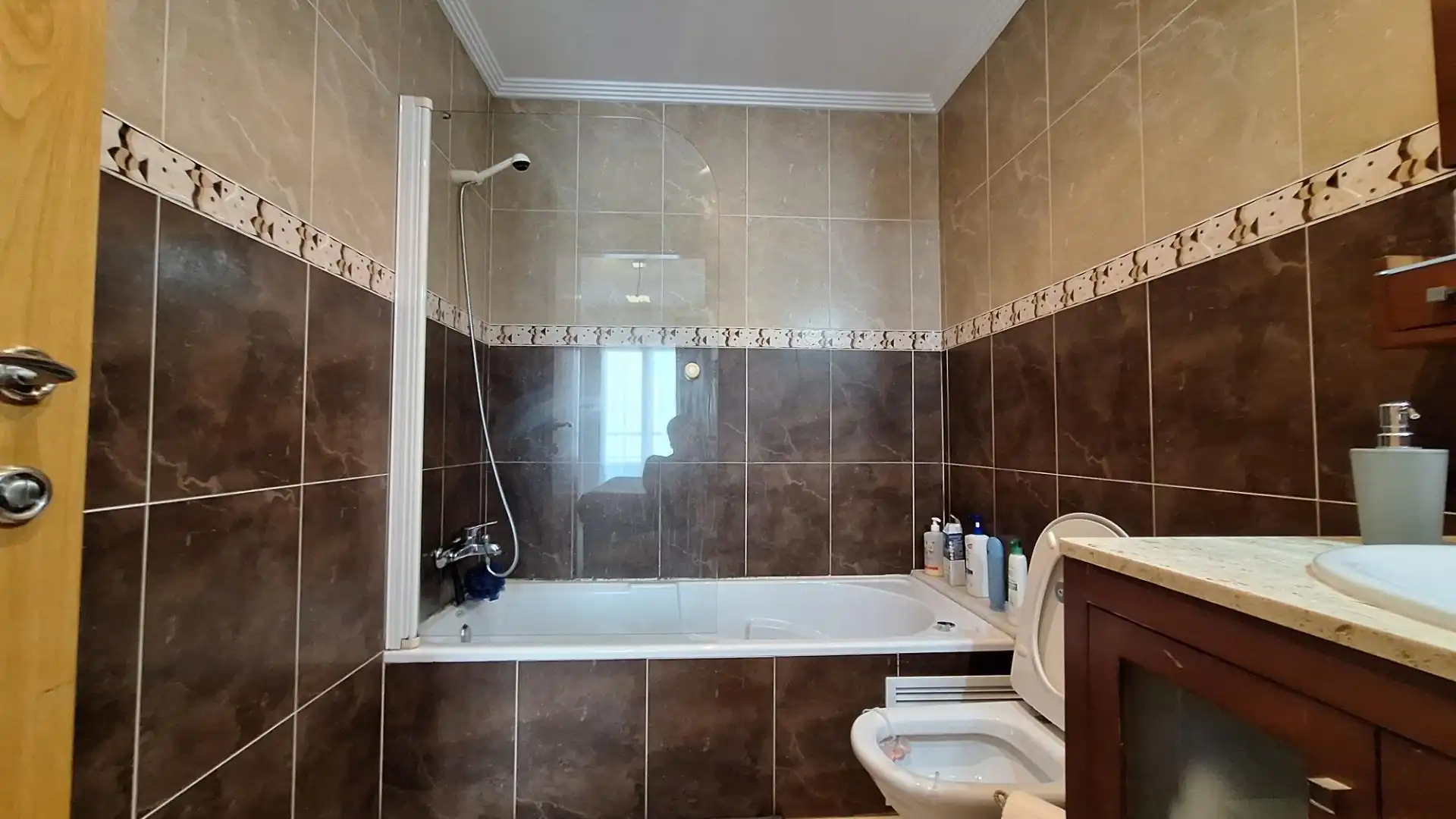 Badezimmer von Wohnungen zum Verkauf in Dénia mit Klimaanlage, Heizung und Terrasse